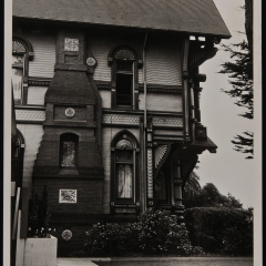 Carson mansion hsu chimmney.jpg